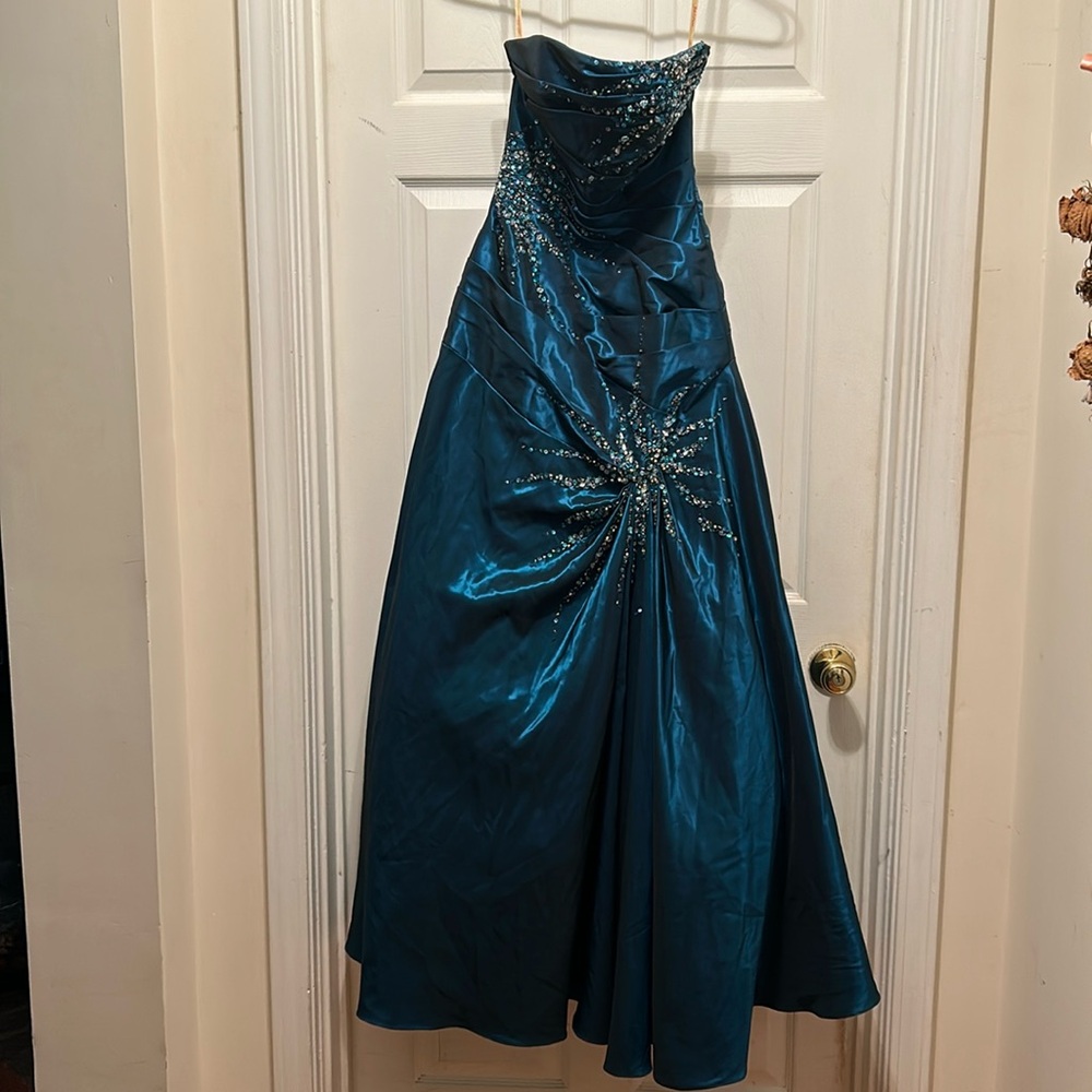 Joli Prom aqua size 6 strapless formal dress